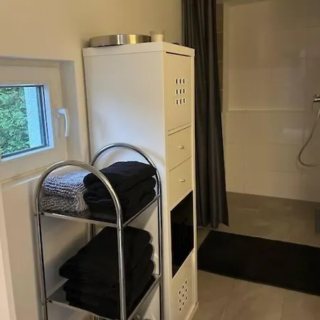 Ruhig Wohnen Im Kleinen Im Sueden Von Berlin *