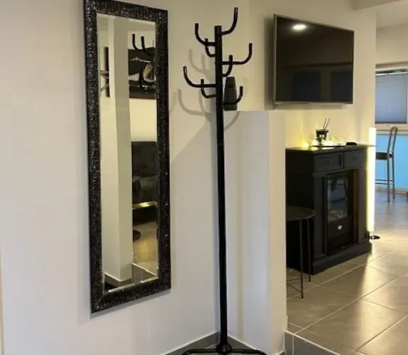 Ruhig Wohnen Im Kleinen Im Sueden Von Berlin *